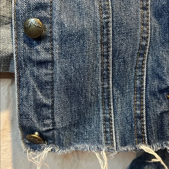 Free People Distressed Cropped Denim Jacket with Lace sides size XS - Picture 4 of 7